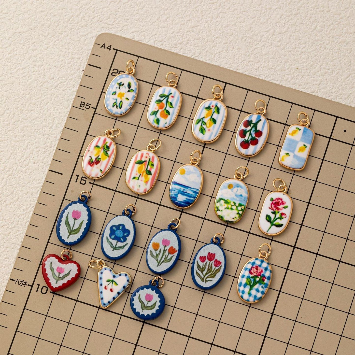 ヴィンテージエナメル絵画チャーム — オリジナルデザイン18種 | DIYジュエリーペンダント