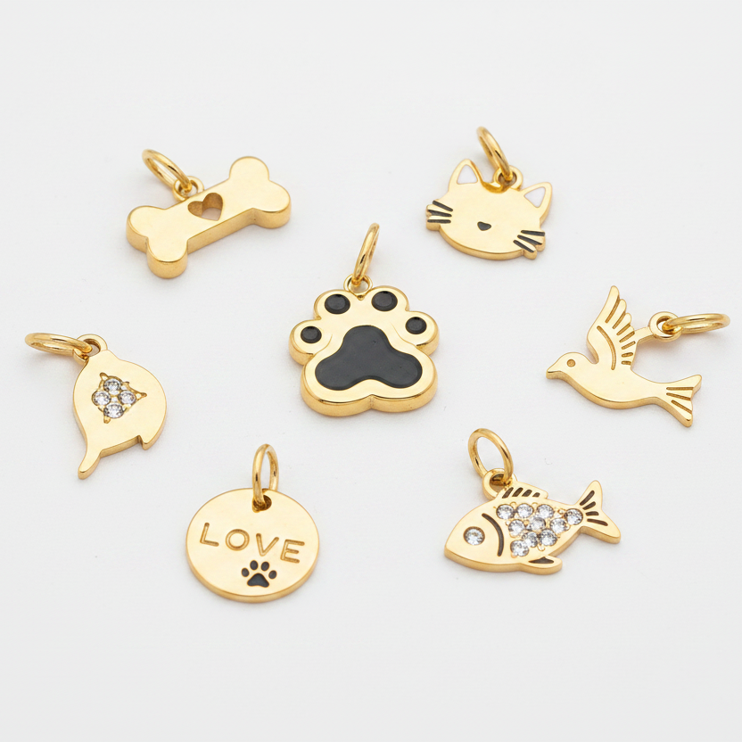 Paw Charm - Collection Flatlay